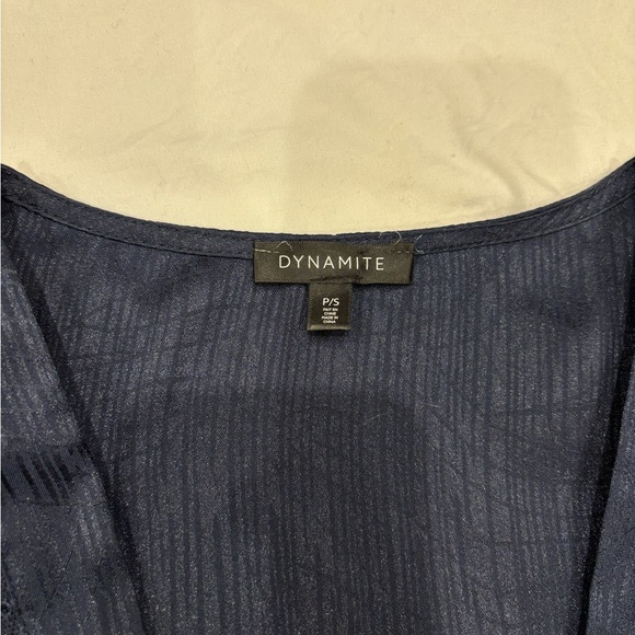 Dynamite Deep V Navy Blouse - Picture 6 of 9